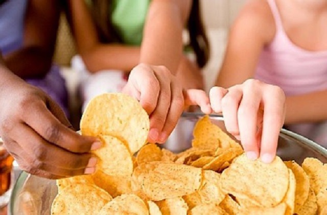 Ăn nhiều snack làm tăng nguy cơ mắc ung thư